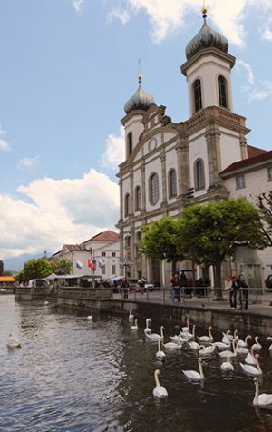 Jesuitenkirsch Luzerne On River Reuss  